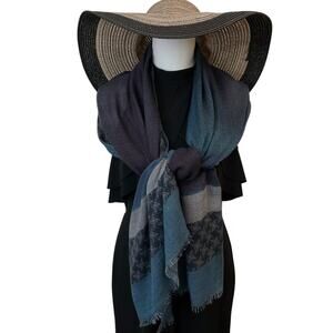 GUCCI Scarf Oblong Scarf With Ombre' Effect In Blue and Grey EUC